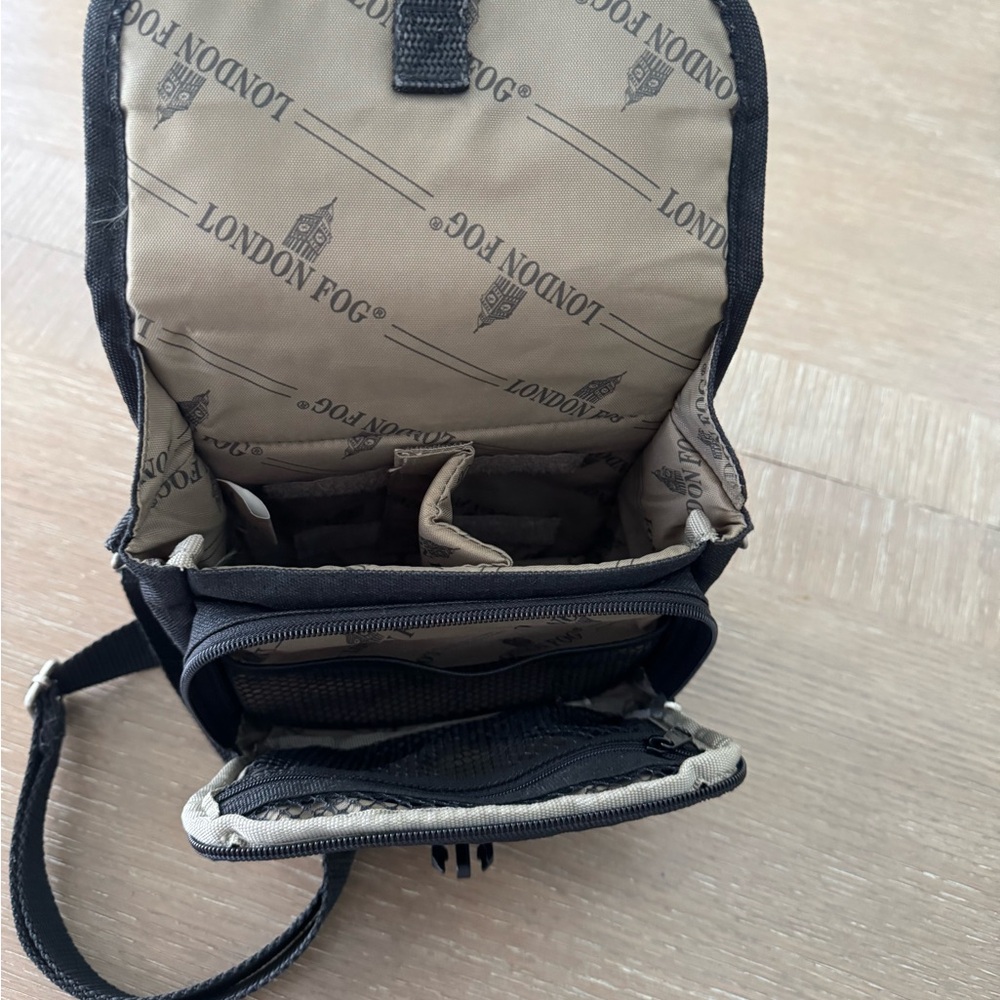 London Fog Black Camera Bag Sleek - Picture 5 of 8